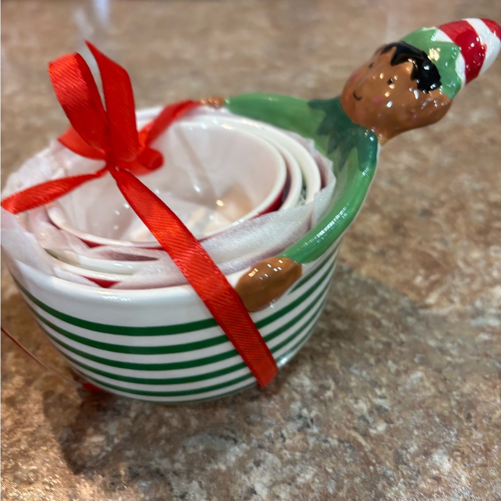 Holiday Time Elf ceramic measuring cups NWT green and white striped Never used